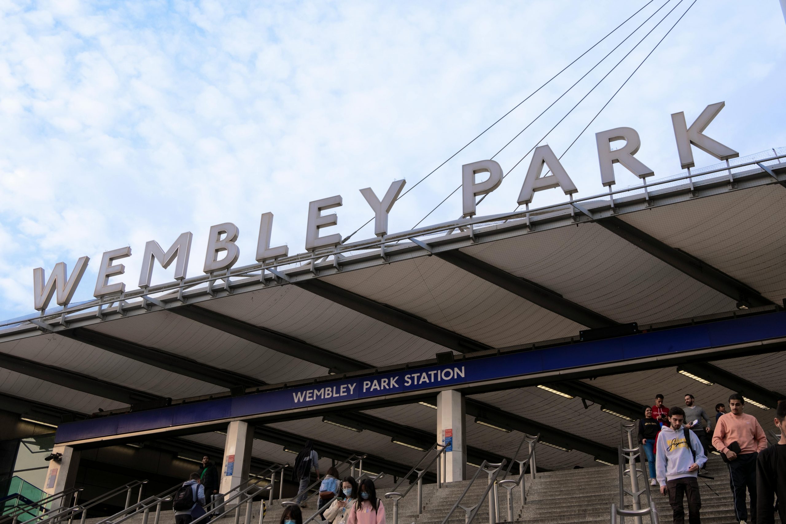 Wembley Stadium Transport Guide: How to Get There & Leave Smoothly