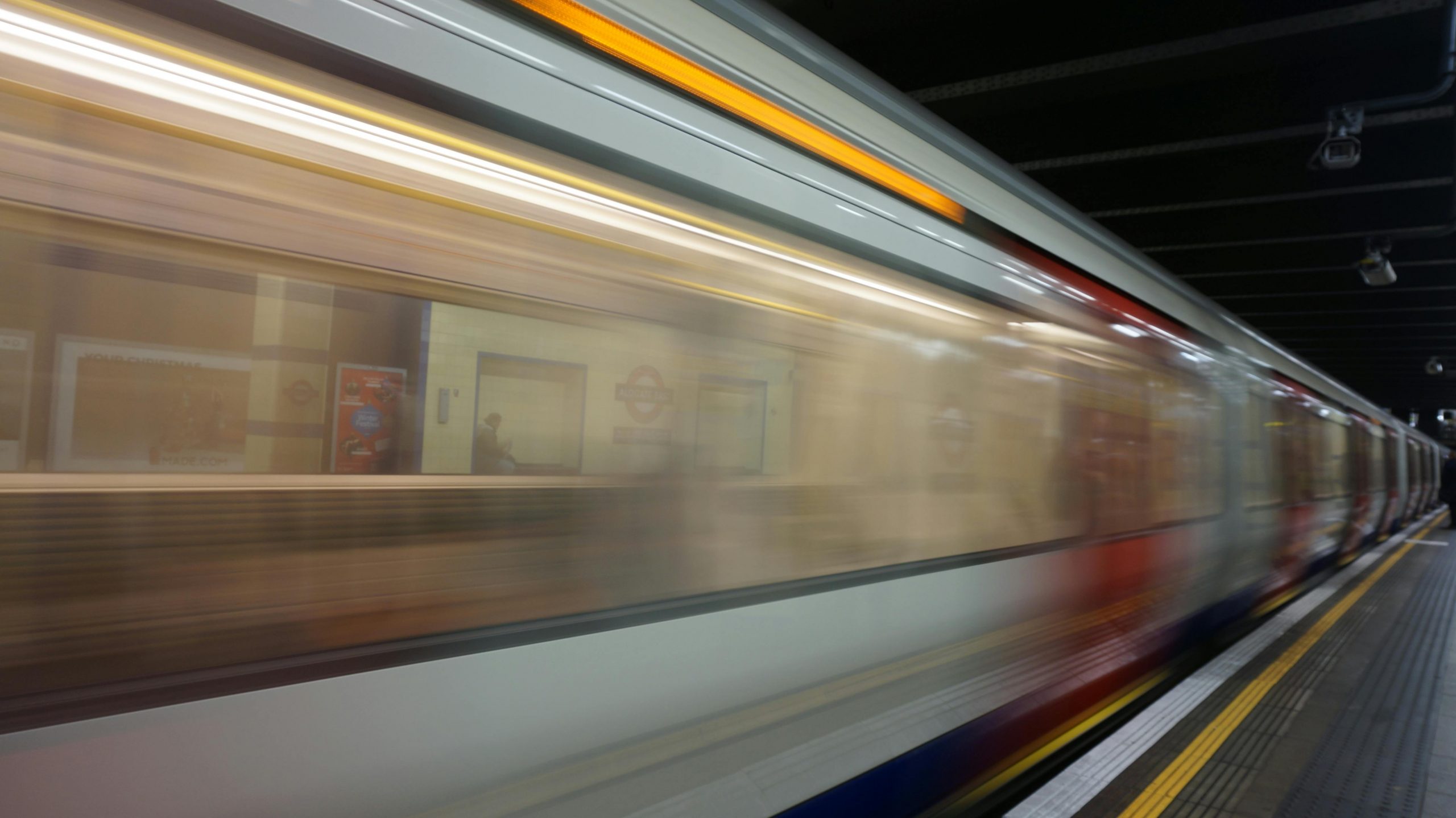 The Oval Transport Guide | How to Get There & Leave Fast